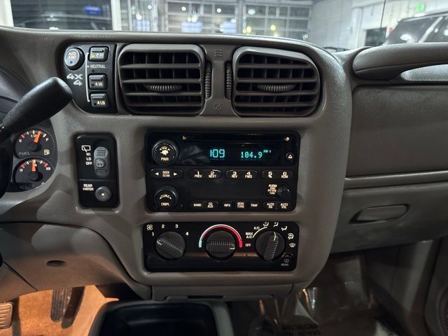 Used 2004 Chevrolet Blazer LS w/ Preferred Equipment Group AWD/4WD image 25