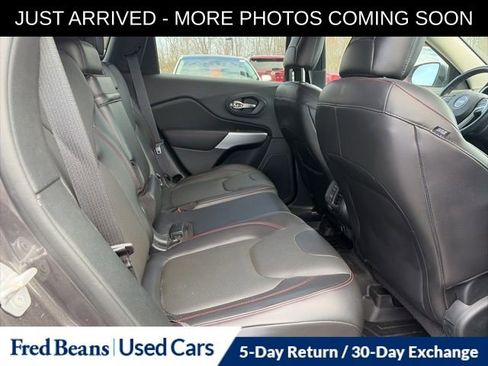 Used 2018 Jeep Cherokee Trailhawk w/ Quick Order Package 25L image 15