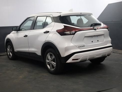 Used 2022 Nissan Kicks S image 5