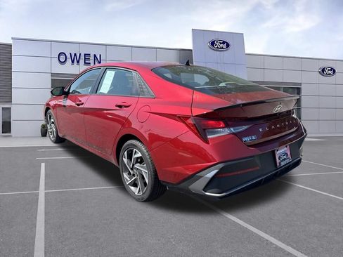 Used 2025 Hyundai Elantra Sport FWD image 3