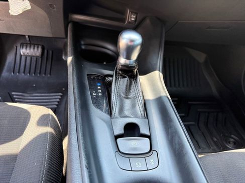 Used 2018 Toyota C-HR XLE FWD image 30