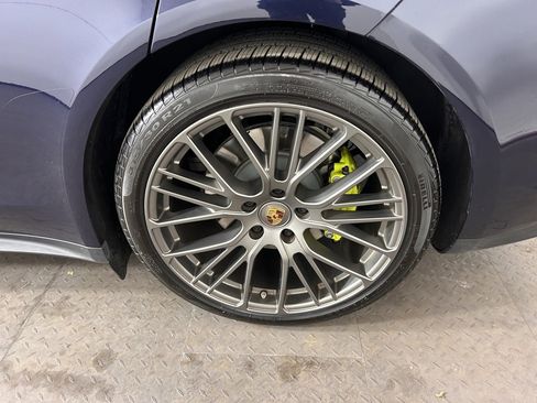 Certified 2022 Porsche Panamera 4 Platinum Edition image 12