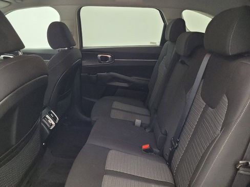 Used 2023 Kia Sorento LX AWD/4WD image 18
