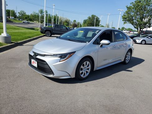 Certified 2024 Toyota Corolla LE FWD image 2