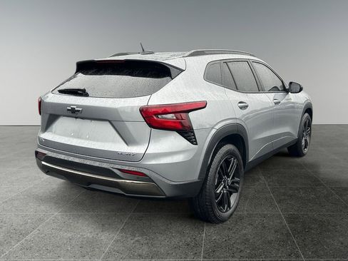 Used 2025 Chevrolet Trax ACTIV w/ Sunroof Package image 7