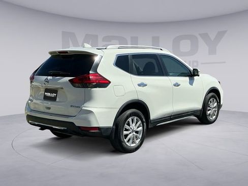 Used 2017 Nissan Rogue SV w/ SV Premium Package image 5