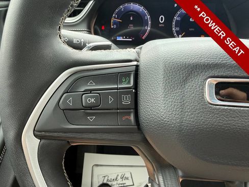 Used 2024 Jeep Grand Cherokee Altitude AWD/4WD image 18