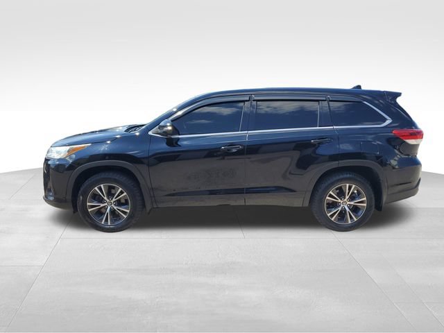 Used 2017 Toyota Highlander Plus AWD/4WD image 7