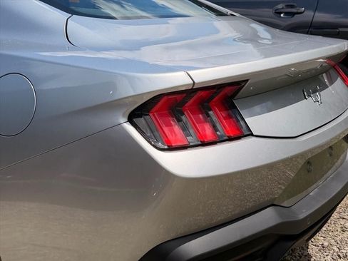 Used 2024 Ford Mustang Coupe RWD image 11