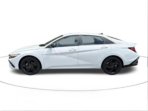 New 2026 Hyundai Elantra SEL Sport FWD image 6