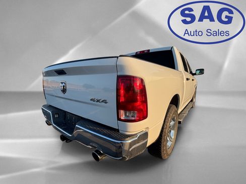 Used 2015 RAM 1500 Express AWD/4WD image 3