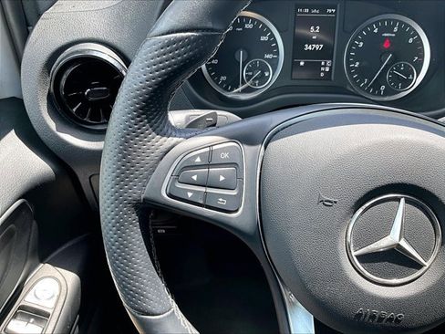 Used 2022 Mercedes-Benz Metris image 19