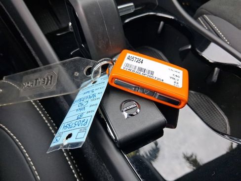 Used 2023 Volvo C40 P8 Recharge Plus AWD/4WD image 24