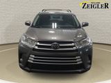 Used 2017 Toyota Highlander XLE image 2