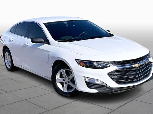Used 2020 Chevrolet Malibu LS image 2