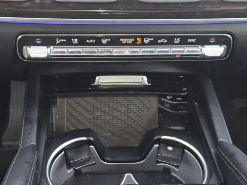 Used 2023 Mercedes-Benz GLS 450 4MATIC image 11