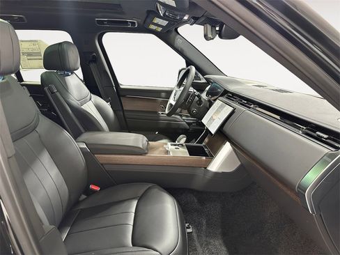 Used 2025 Land Rover Range Rover SE AWD/4WD image 14