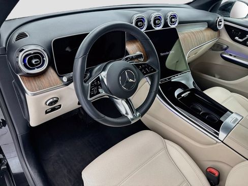Certified 2026 Mercedes-Benz GLC 300 image 9