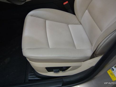 Used 2011 BMW 528i Sedan image 17