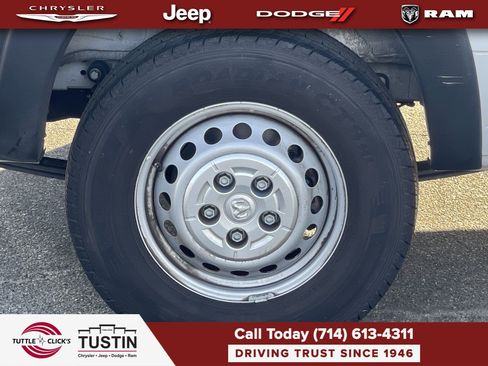 Used 2025 RAM ProMaster 2500 w/ Convenience Group FWD image 17
