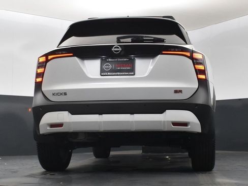 New 2026 Nissan Kicks SR w/ Illumination Package FWD image 42