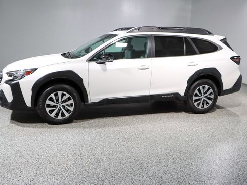 Used 2024 Subaru Outback Premium image 10