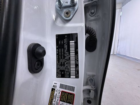 Used 2023 Toyota Highlander Limited AWD/4WD image 15