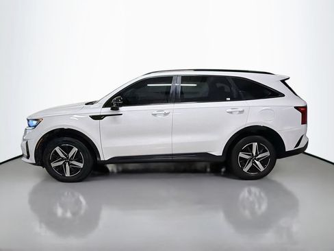 Used 2021 Kia Sorento S FWD image 2