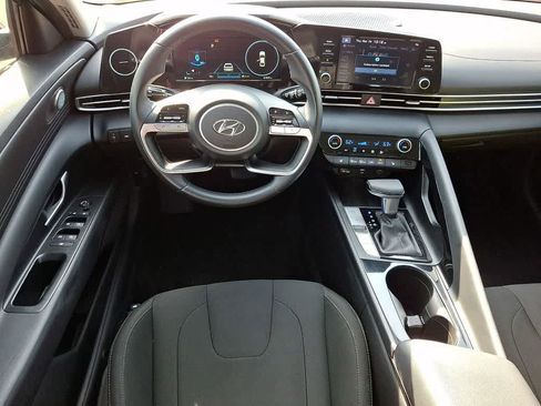 Used 2022 Hyundai Elantra SEL w/ Convenience Package image 11