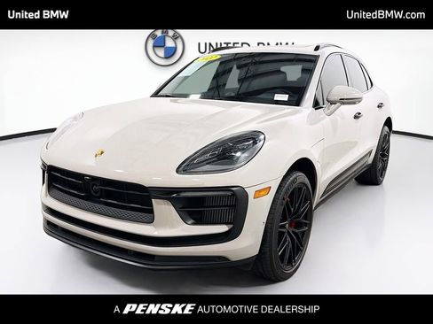 Used 2022 Porsche Macan S AWD/4WD image 1