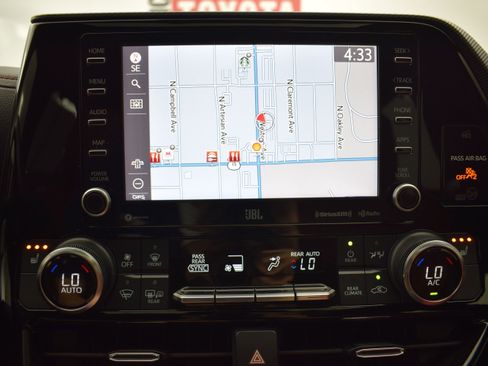 Used 2022 Toyota Highlander XSE AWD/4WD image 18