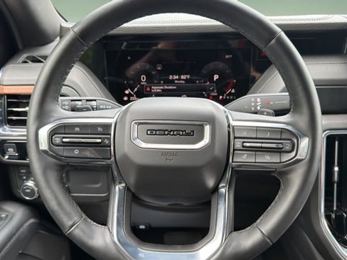 Used 2025 GMC Yukon XL Denali AWD/4WD image 26