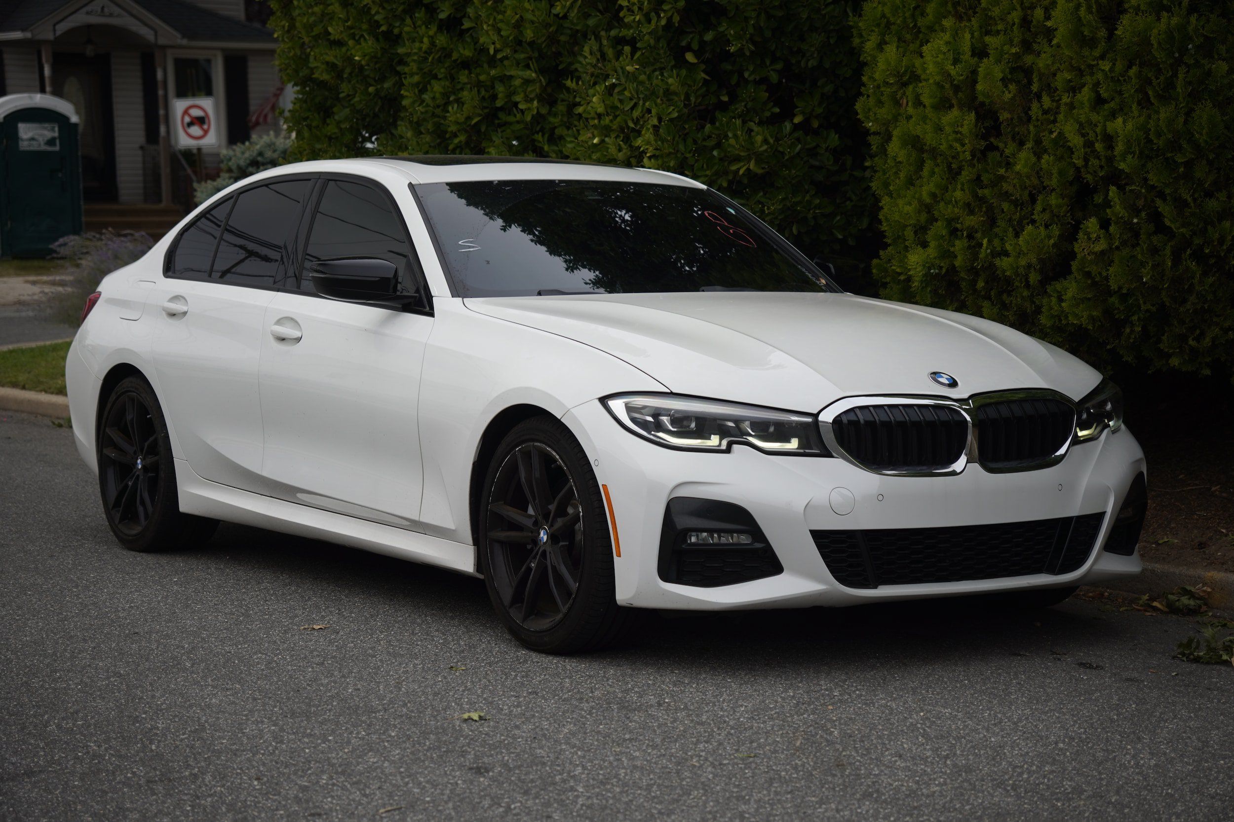 Used 2021 BMW 330i Sedan w/ M Sport Package RWD image 9