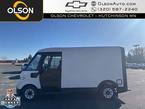 Used 2024 Chevrolet Brightdrop 400 w/ Commercial Equipment Package image 2