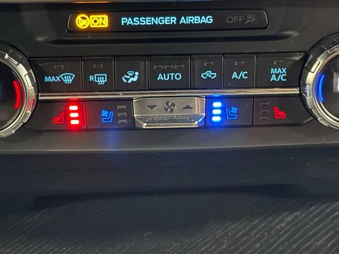 Certified 2022 Ford F350 Platinum w/ Snow Plow Prep Package image 27