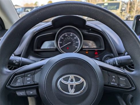 Used 2019 Toyota Yaris L image 26
