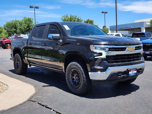 Used 2025 Chevrolet Silverado 1500 LT AWD/4WD image 5