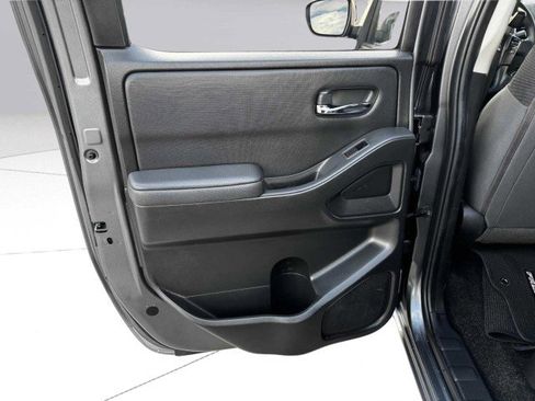 Used 2023 Nissan Frontier SV w/ Technology Package image 41