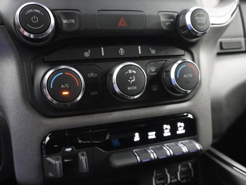 Used 2020 RAM 1500 Big Horn w/ Built-to-serve Edition AWD/4WD image 44