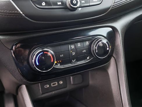 Used 2021 Buick Encore GX Preferred w/ Cold Weather Comfort Package image 22