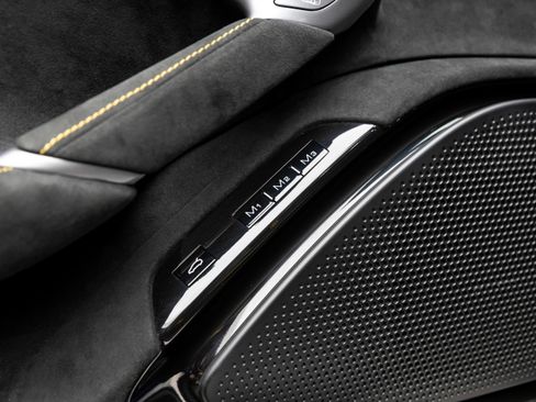 Used 2025 Ferrari Roma Spider image 15