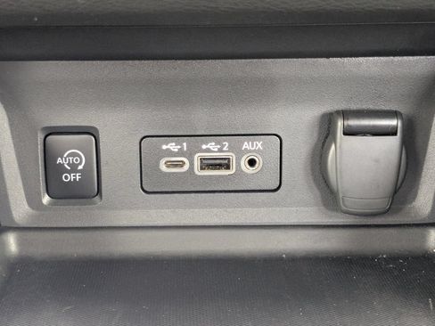 Used 2025 Nissan Sentra SR w/ SR Premium Package FWD image 26