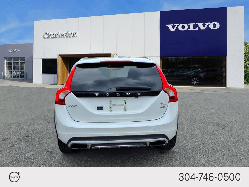 Used 2016 Volvo V60 T5 Cross Country AWD/4WD image 4