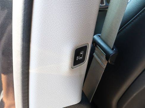 Used 2017 Chrysler Pacifica Touring-L Plus FWD image 31