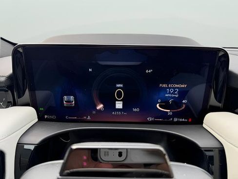 Used 2025 Lincoln Aviator Black Label AWD/4WD image 18