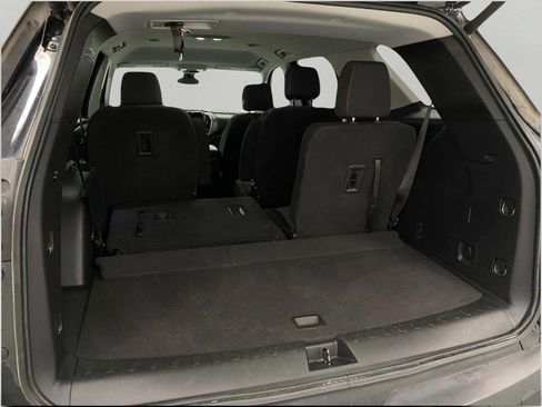 Used 2021 Chevrolet Traverse LT AWD/4WD image 6