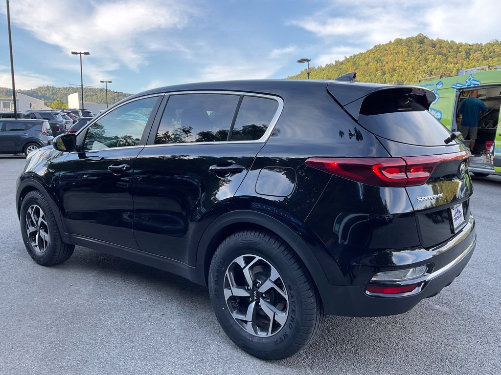 Used 2021 Kia Sportage LX AWD/4WD image 4
