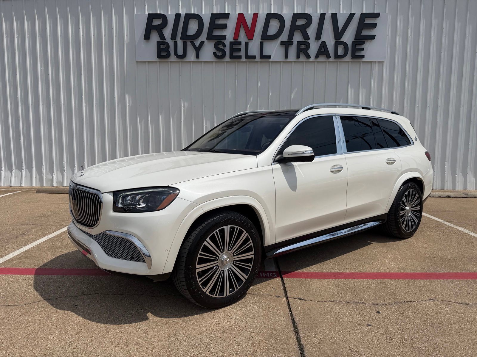 Used 2023 Mercedes-Benz Maybach GLS 600 4MATIC image 1