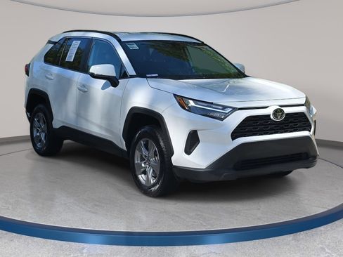 Used 2024 Toyota RAV4 XLE image 3