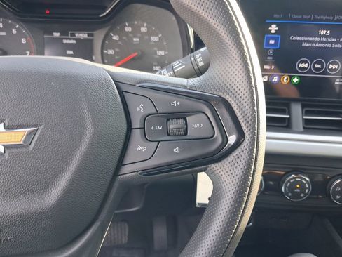 Used 2025 Chevrolet Trax LS FWD image 20